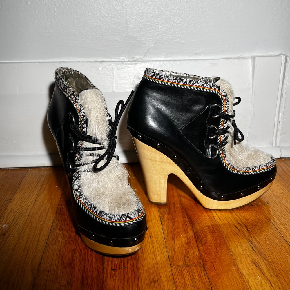 9 - SIGERSON MORRISON - Black Leather /w Pony Hair + Wood